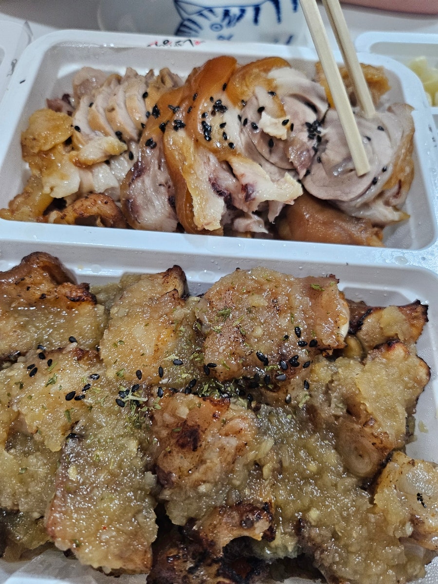 더맛있는족발보쌈 서충주점 사진 1