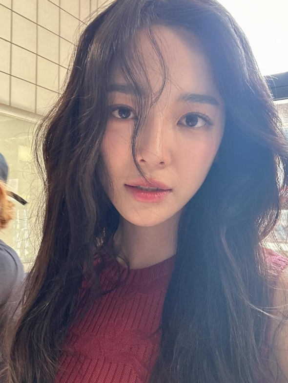 김세정 프로필 | 아이오아이를 넘어 배우로 완성된 올라운더, 김세정의 모든 것