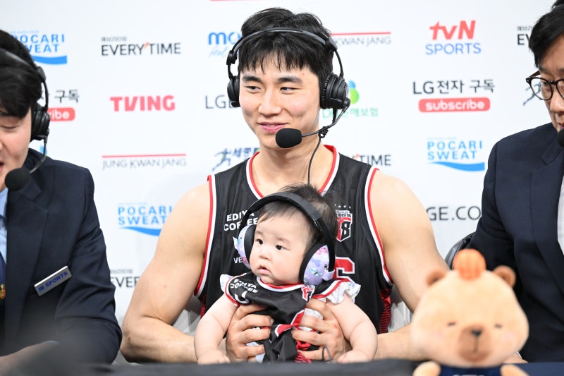 KBL 레전드 양동근·김선형 뒤 잇는 역대급 모범 FA 박지훈의 남다른 마음가짐 "은퇴할 때까지 ....