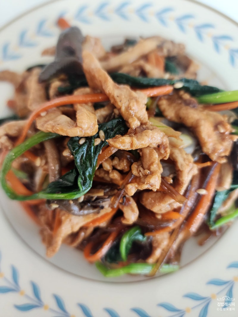 돼지고기 잡채 맛있게 만드는 법 당면 불지 않고 이것하나로 색이 예쁘게 나오는 황금레시피