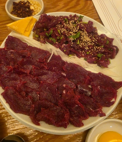 ​[맛집] 대구뭉티기 쫀득한 생고기와 육회, 푸짐한 스끼가 일품인 삼덕동 '유쾌한 뭉티기 대구중구점' 방문 후기