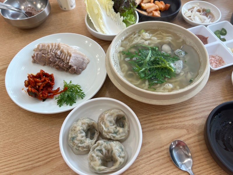 부산박물관맛집 공원칼국수, 물총칼국수 보쌈 완벽조합 맛집추천