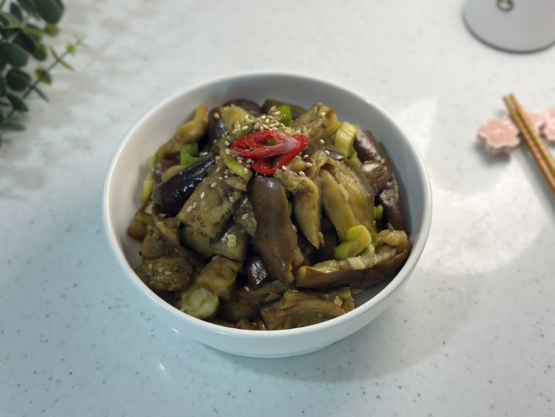 가지무침 만들기 전자레인지 찐 가지무침 간단 레시피 여름 제철 가지 밑반찬 요리 추천