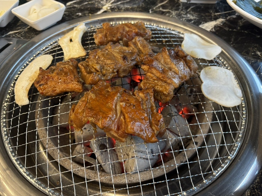 칠봉숯불가든 회산본점 사진 5