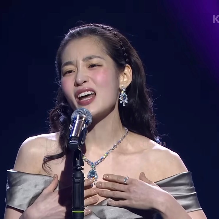 "표정 보는 재미" <b>김민하</b> 다이어트 후 노래까지!
