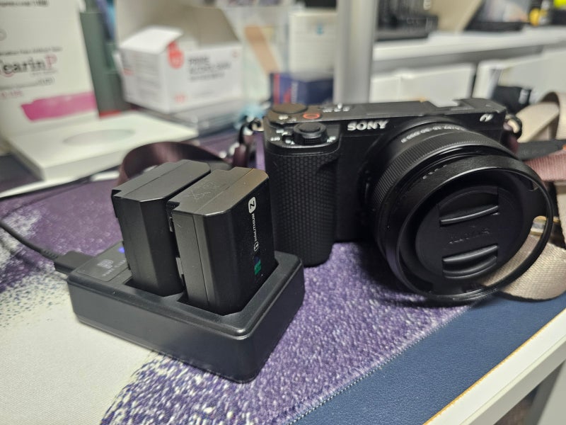 소니 NP-FZ100 vs NP-FW50 배터리 용량 차이와 호환 카메라 모델 총정리