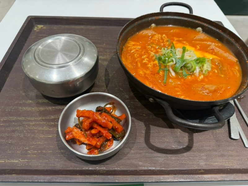 천안 터미널 혼밥하기 좋은 식당 플레이보6 부대찌개 먹고온 후기