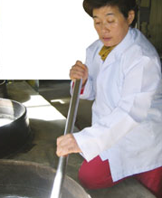<b>극한직업</b> 황골엿 150년 전통 엿 강원도 원주 엿공장 김명자 명인
