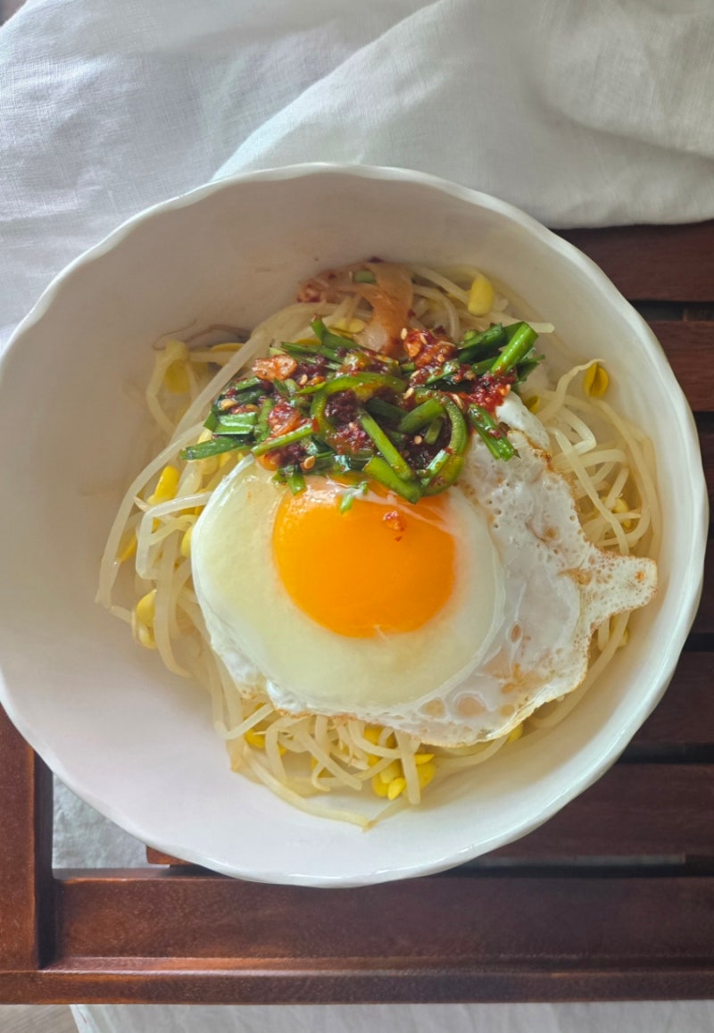 콩나물밥 간단 레시피 찬밥 콩나물밥 혼밥 자취 요리 부추 양념간장 만들기