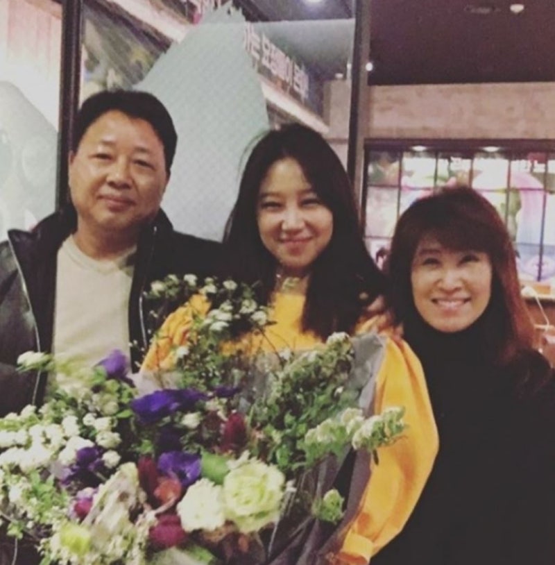 공효진 놀라운 과거 얼굴과 인스타, 신랑 케빈오 근황, 가족, 자녀, 집안, 엄마 김옥란