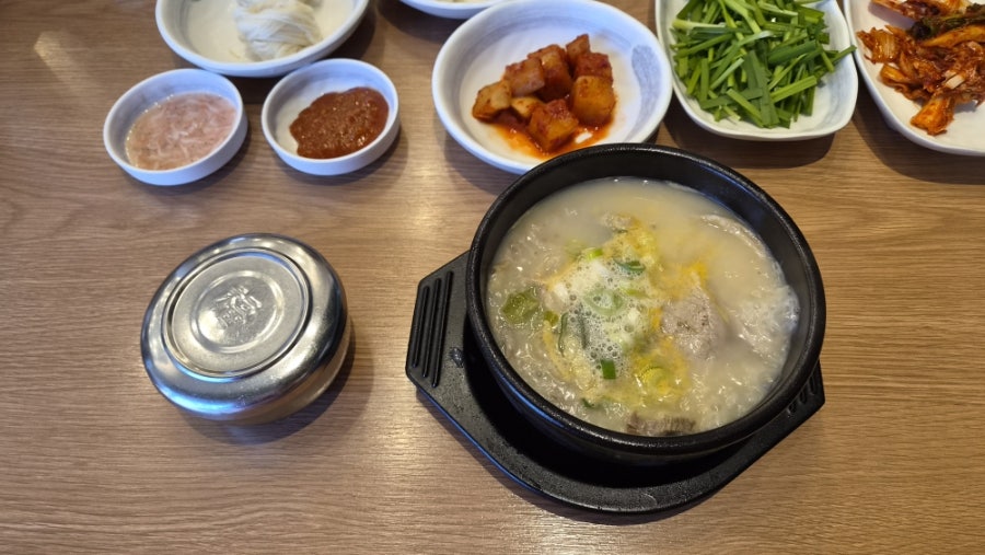 목촌돼지국밥 스포원파크점 사진 1