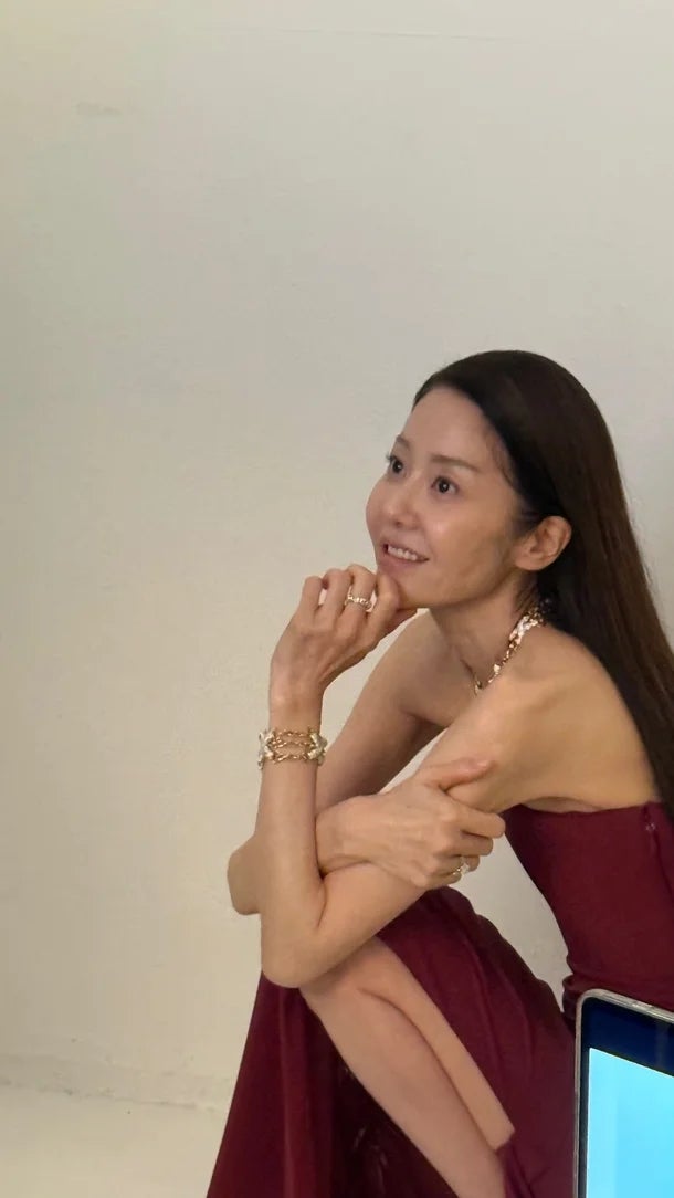 고현정 쇄골이 이렇게까지 드러난 이유, 팬들이 "건강 챙기시라" 댓글을 남기는 진짜 배경