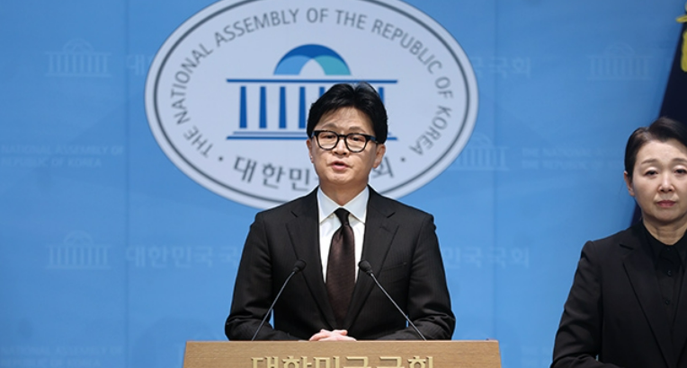 [긴급속보] 한동훈 여론조사 장동혁과 초접전…범보수 경쟁 구도 달라지나