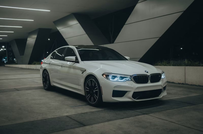 BMW i5, 비즈니스 세단의 전동화 정석 (세단·투어링)