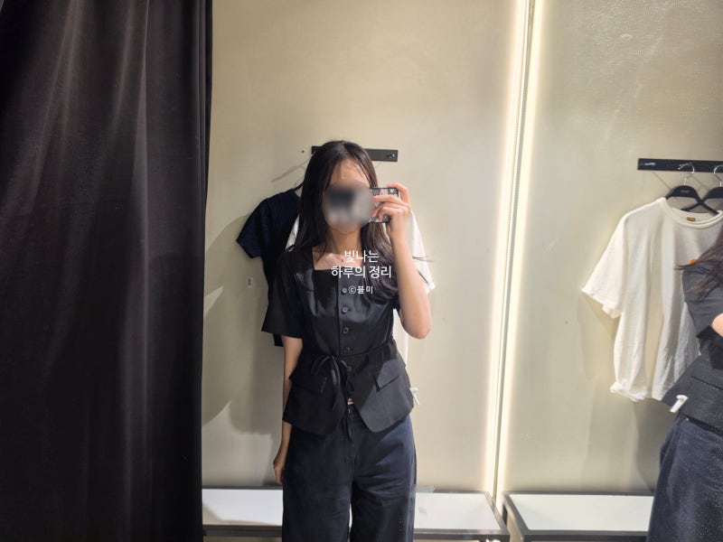 다양하게 스타일링 가능한 미쏘 스퀘어넥 반팔자켓