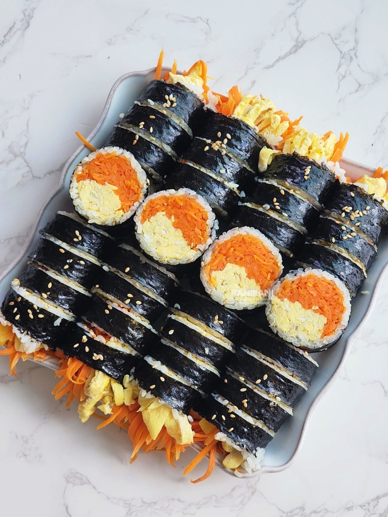 덥고 귀찮을땐 두가지만 넣고 당근계란김밥 간단한 당근 김밥 레시피