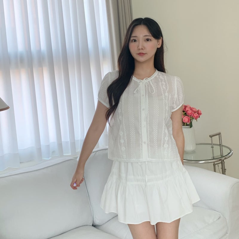 여름 블라우스 추천｜로엠 화이트 레이스 블라우스 직장인 코디 2가지