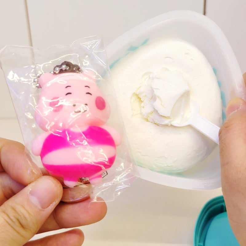말랑이키링이 들어있는 요요하마 × 요즘 플레인 그릭요거트 (구매처 CU편의점)