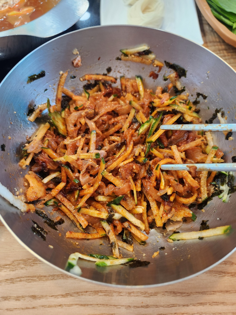 포항 물회 맛집 새포항물회｜육수 없이 비벼 먹는 원조 고추장 물회