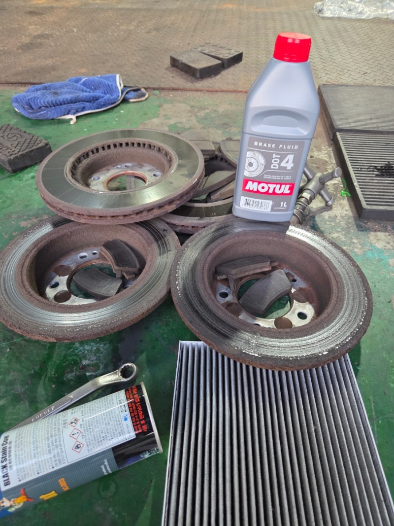 아반떼 AD 1.6GDI 마이클어플 엔진오일교환외 브레이크 부식 밀림 디스크 패드 MOTUL DOT4 브레이....