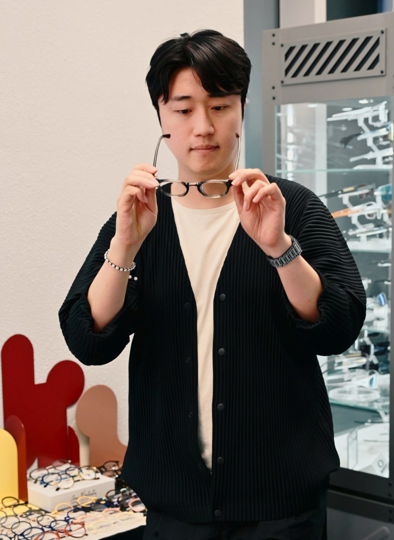 연예인 패션 완성하는 명품 뿔테! 톰포드 안경테 2종 비교