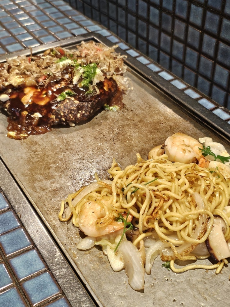 [우와 홍대본점]홍대 맛집 오꼬노미야끼, 야끼소바 전문점| 우와 일식 철판요리 메뉴 추천