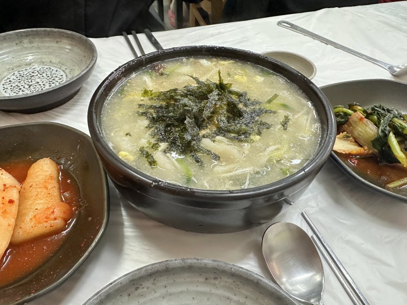[속초] 감나무집 감자옹심이 오픈 20분 전 도착! 웨이팅 없이 먹는 순서 (마감 시간)