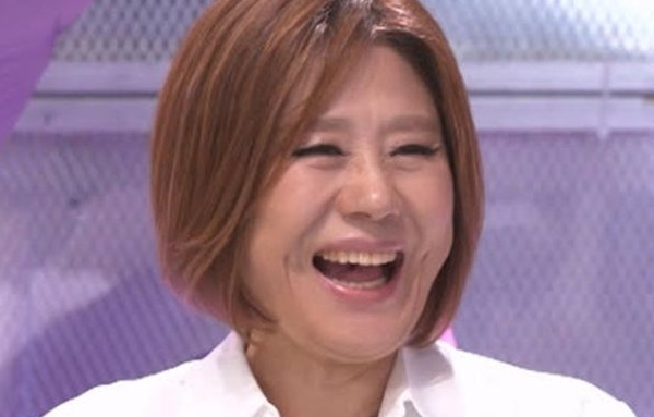 "집 한채에 10식구가 살아요" 60세까지 미혼인 가수 신효범이 결혼 대신 택한 근황