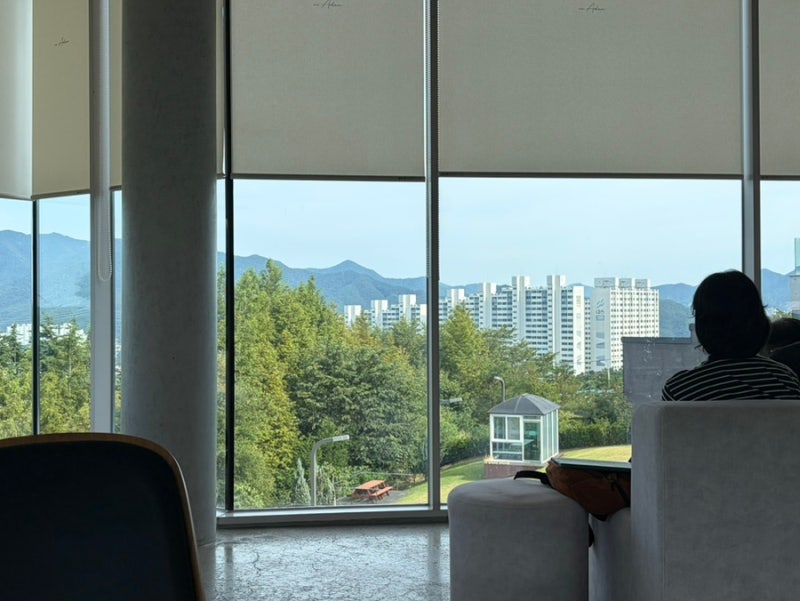 부산 근교 양산 카페 | 뷰가 예쁘고 여유로운 웅상 아덴플러스 카페 추천