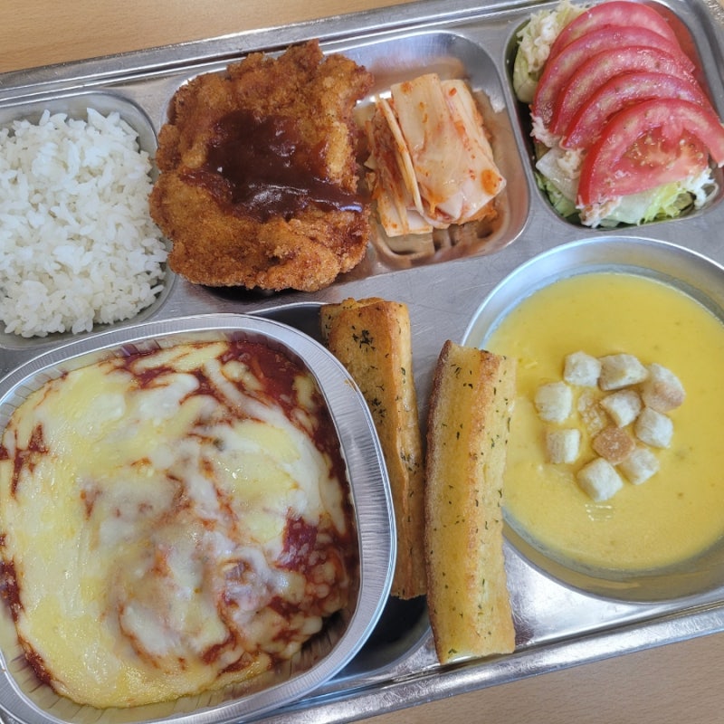 [급식메뉴] 단호박크림스프, 치즈오븐스파게티 레시피 ｜수제안심돈까스. 토마토발사믹샐러....