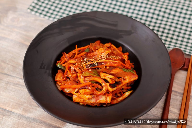 오삼불고기 레시피 만능 오징어볶음 양념 활용한 초간단 대패삼겹살 요리