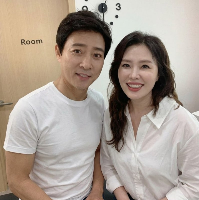 “둘 다 젊어 보이는 이유 있었네” 최수종·하희라 부부의 동안 관리법 4가지