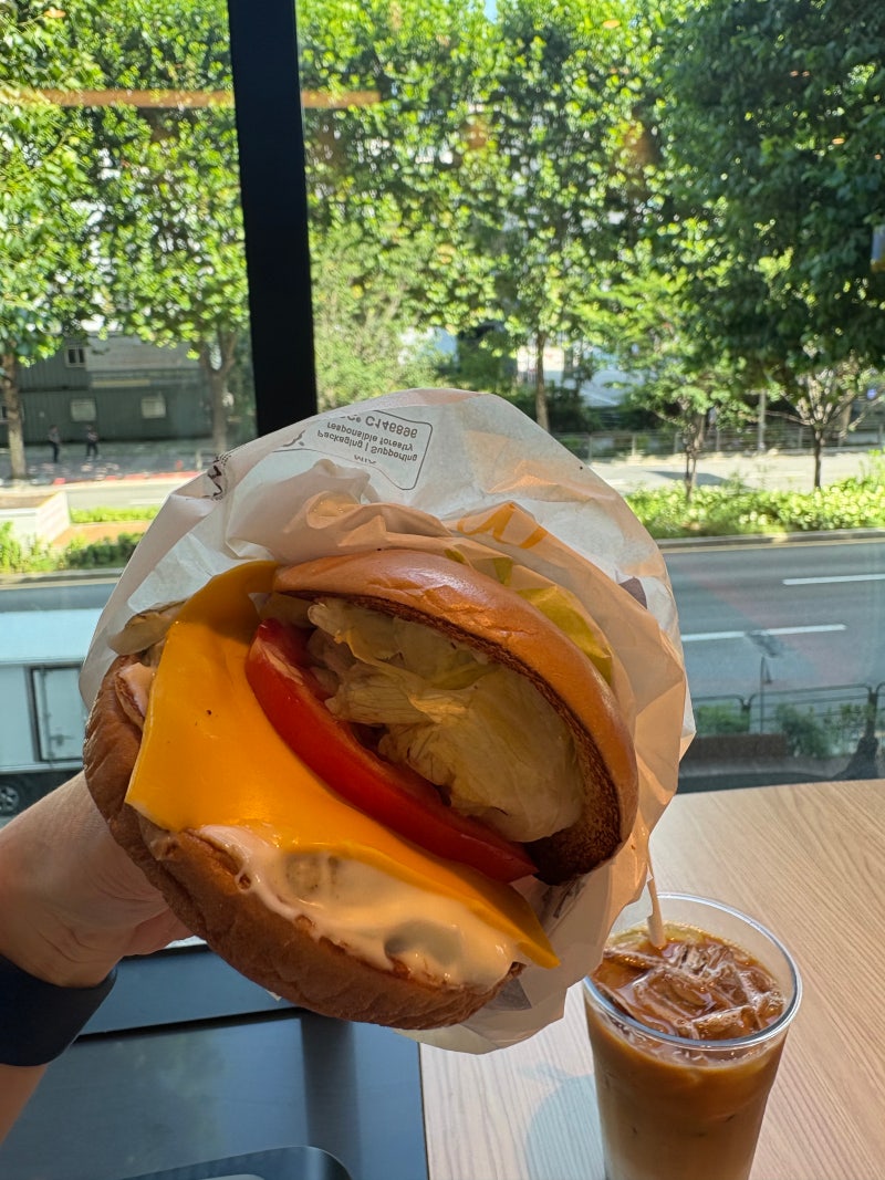 맥도날드버거추천 맥모닝 신상 그릴드치킨모닝버거