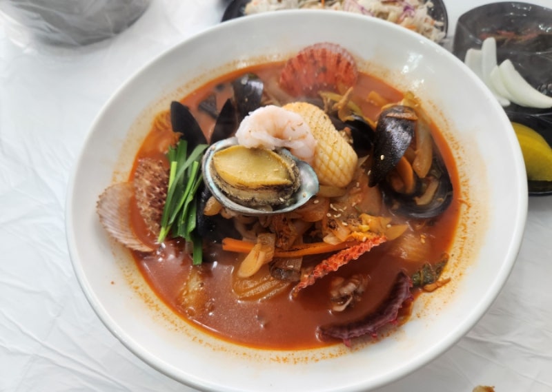 속초 짬뽕 맛집 '3촌짬뽕' 해물짬뽕과 중화비빔밥 후기