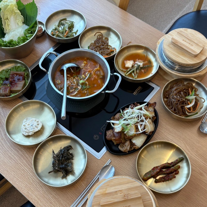 시흥 물왕저수지 맛집 | 물왕호수 한식 맛집추천 맛있는 불백쌈밥 한상 성찬 방문후기