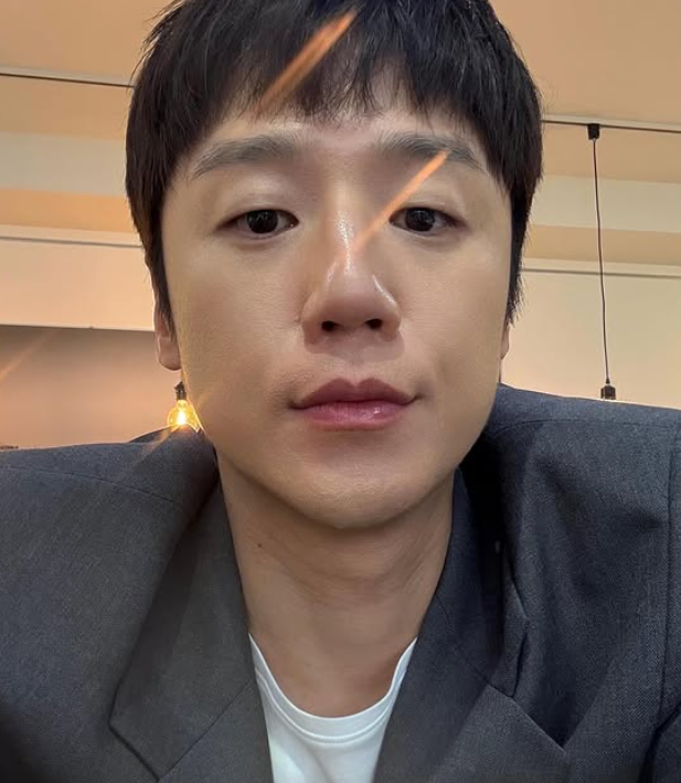 Actor Jung Joon-won's Profile, His Recent Status as a Porsche Ambassador + Controversy Over Lack of Sincerity on 'How Do You Play?'