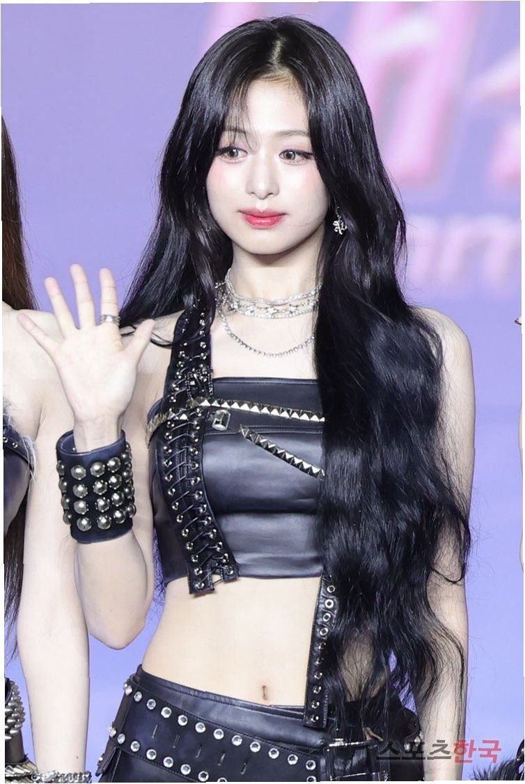 베이비몬스터 아현, 사랑스러운 매력으로 시선 강탈!