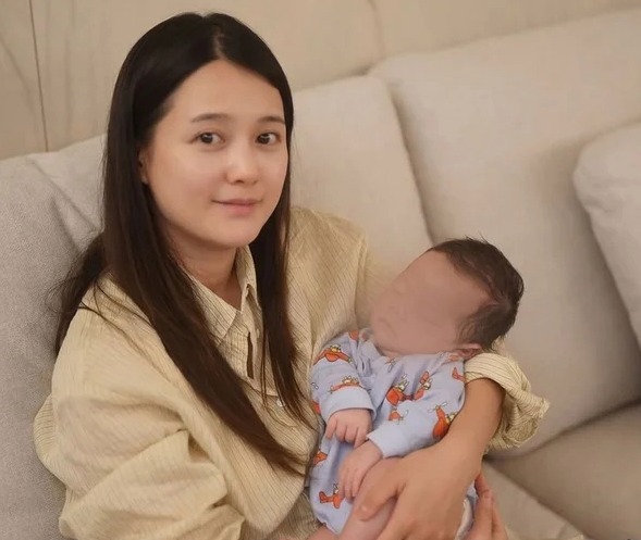 <b>남보라</b> 아들 사진에 댓글 2만 개? "안 태어났으면 어쩔 뻔" 이 열 글....