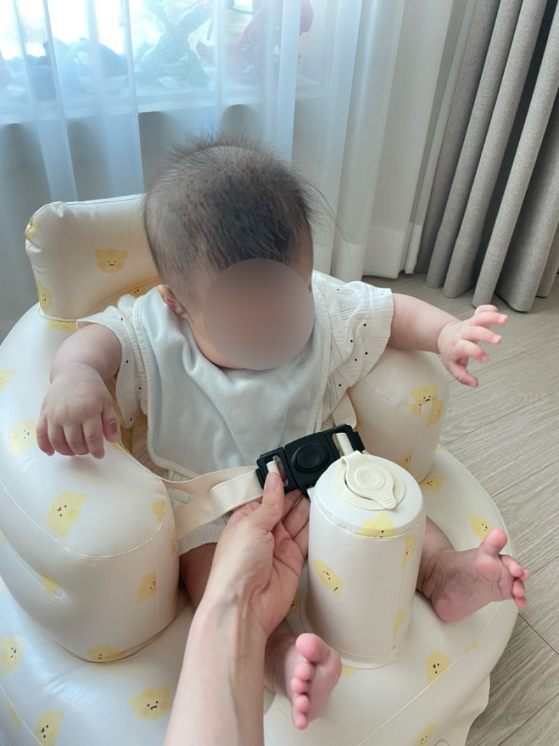 아가드 휴대용 소프트 의자 - 이유식 의자로 쓰고 있음 !