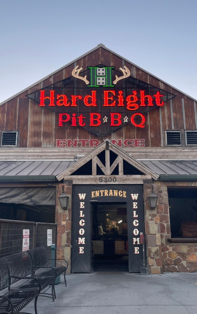 [미국 달라스] 가족들이 텍사스에 살아서 좋은 이유 (Hard Eight BBQ, 치폴레, 버키즈 세차)