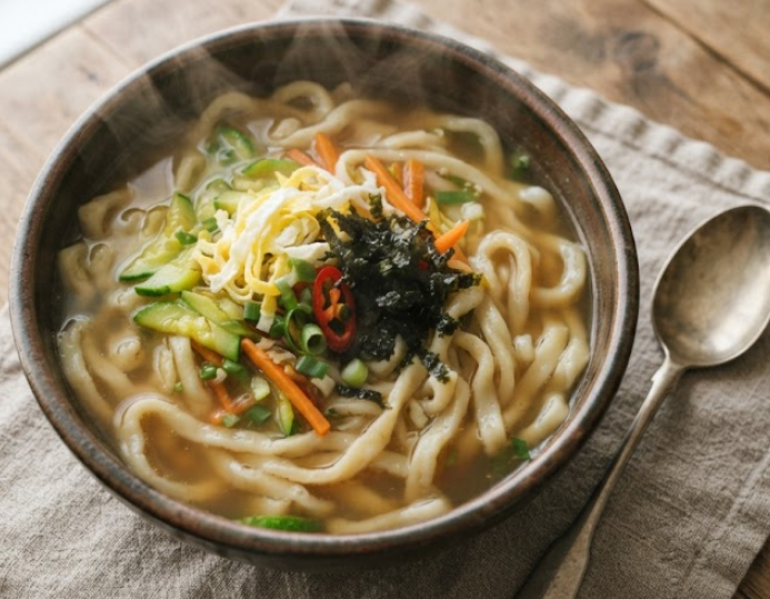 [멸치칼국수 황금레시피] 집에서 감칠맛 폭발하는 멸치칼국수 황금레시피 국물 밀가루 반죽 ....