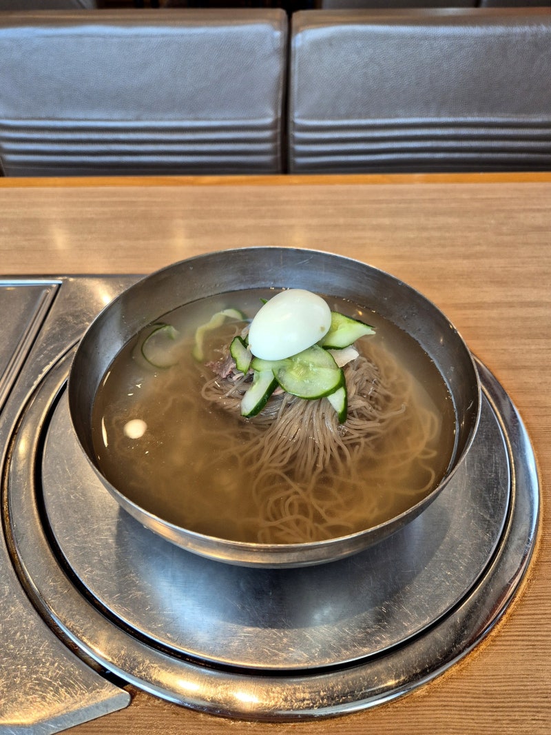 방배동 : 장수원 (長壽園) - 간장 베이스 육수의 옛날 감성 평양냉면