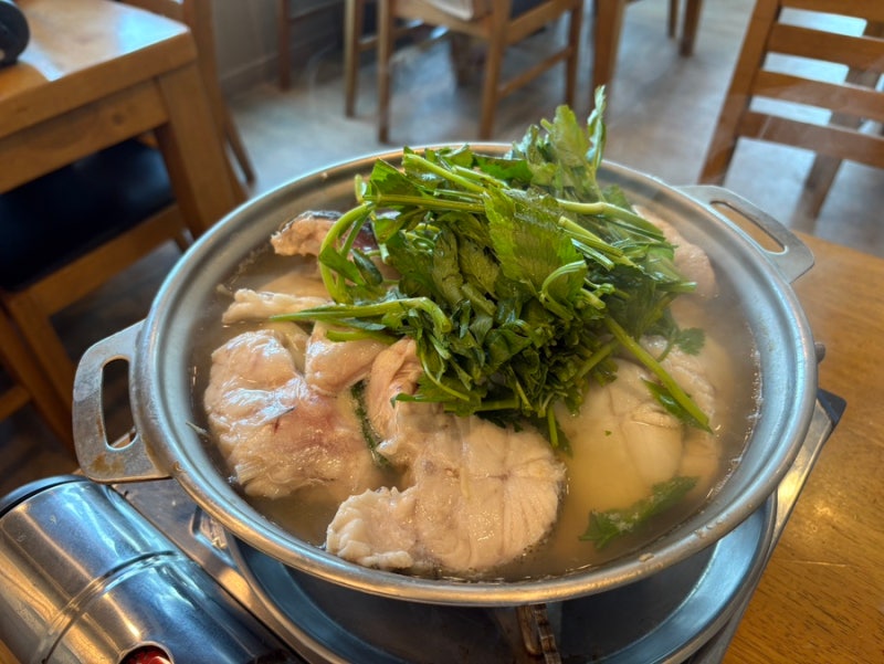 Sokcho Saengdaegu Restaurant Review: Weekend Waiting During Peak Season, A Clear Cod Soup That Makes You Want Another Drink