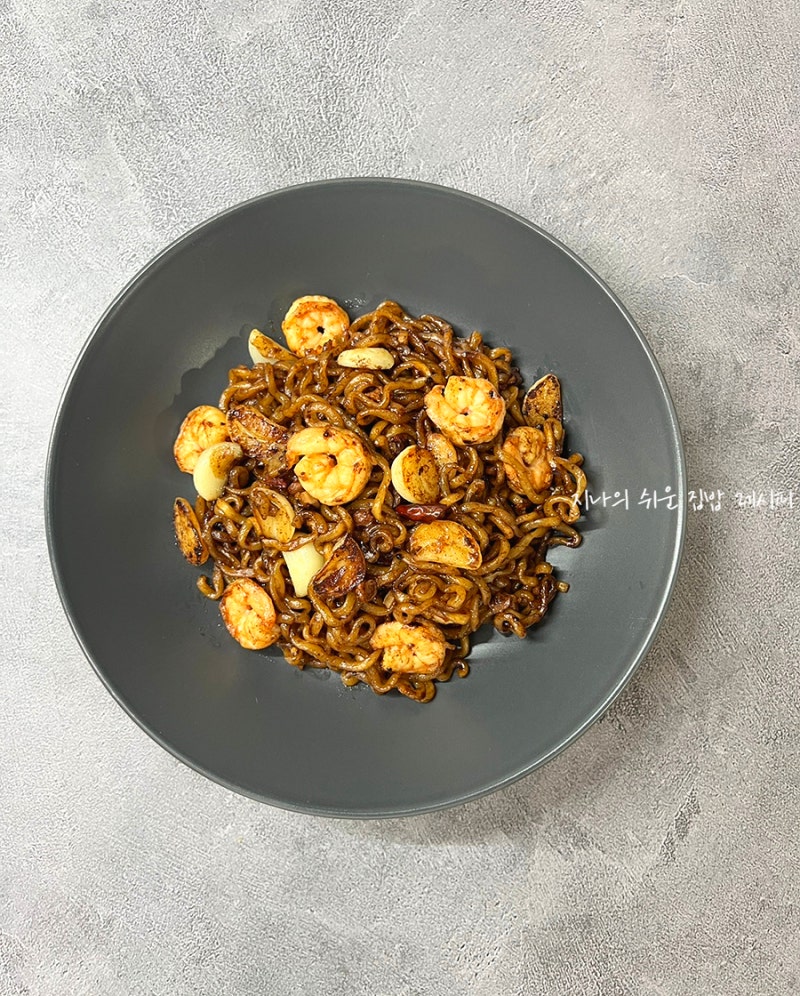감바스 짜파게티 레시피 짜파게티 조합 새우 마늘 넣어 더 맛있게