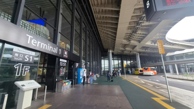 인천공항 제2터미널 RS701 에어서울 항공편 나리타 제1터미널 입국후 도쿄역 가는 1500엔 버스 ....
