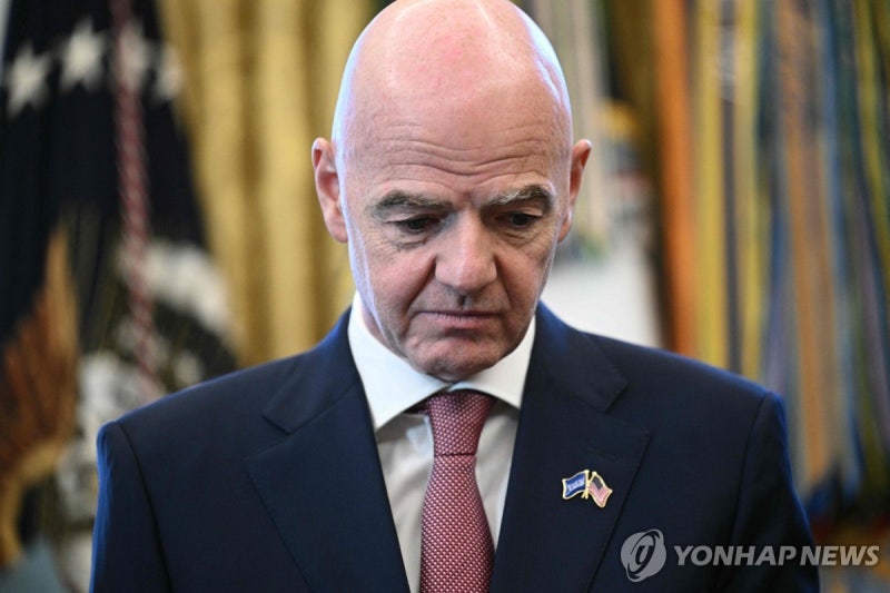 인판티노 4연임 물건너가나…FIFA 새판짜기 본격화(종합)