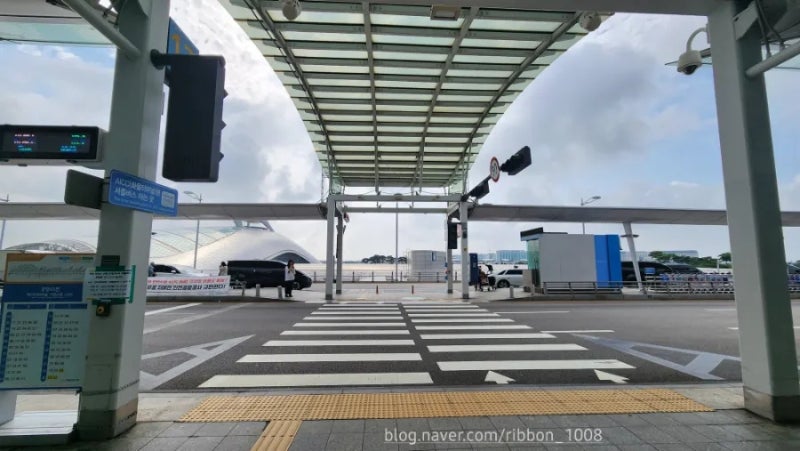 공항철도에서 인천공항1터미널 T1 3층 출발층 빨리 가는 법 및 12번 공항03 무료 순환버스 시간....