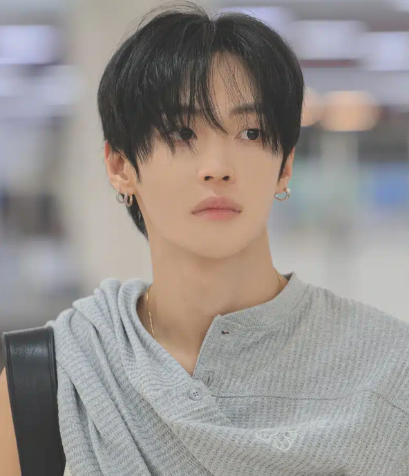 RIIZE Wonbin's Airport Fashion: A 100,000 Won T-shirt Looks This Good? (Where to Buy)