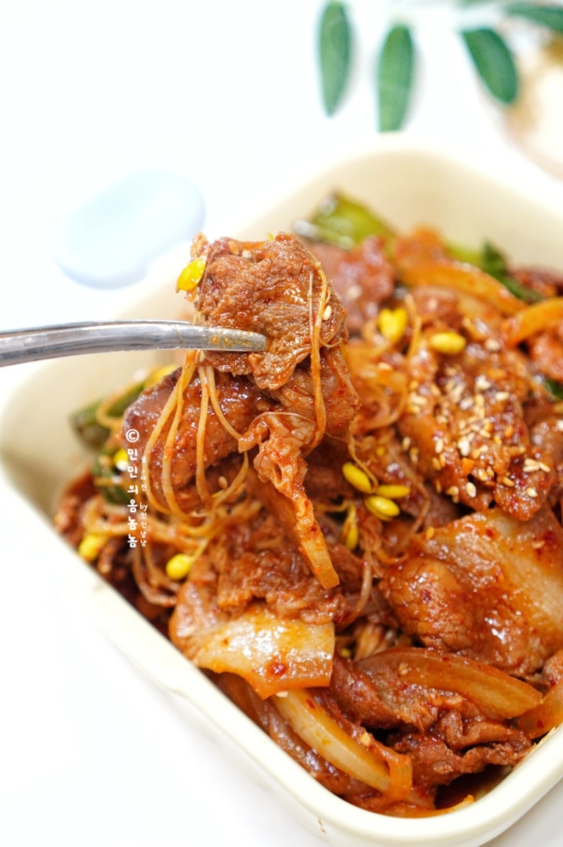 만원 요리! 돼지고기 앞다리살 콩나물불고기 만드는법 600g 콩불 레시피