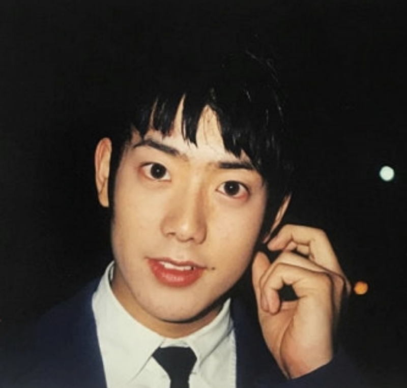 "방송 끊기고 택배 배송까지..." 2000년대 미소년 아이돌이 다시 주목받은 진짜 이유